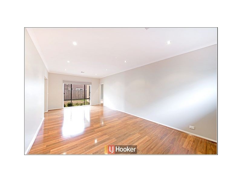 90 Chance Street, Crace ACT 2911