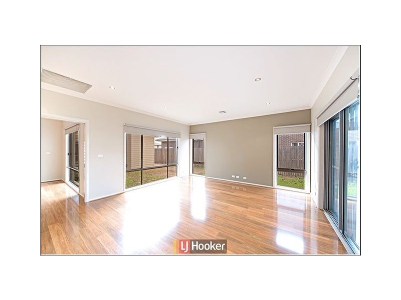 90 Chance Street, Crace ACT 2911