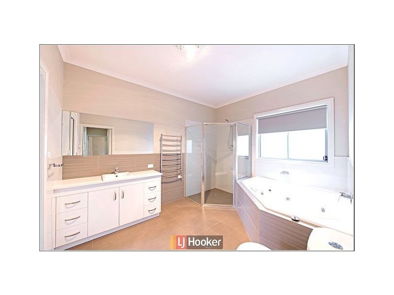 90 Chance Street, Crace ACT 2911