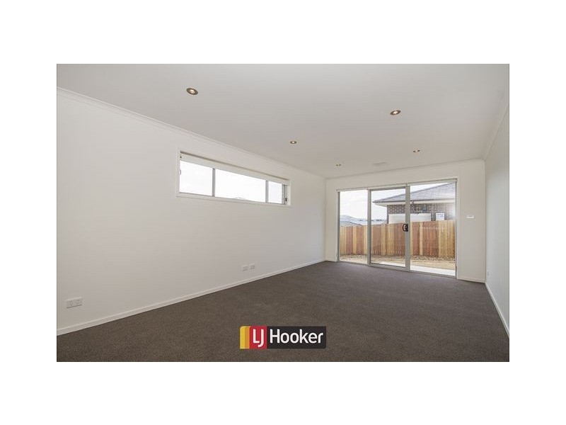 38 Cocoparra Crescent, Crace ACT 2911