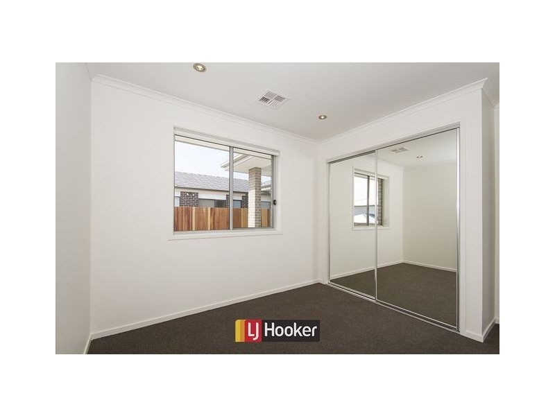 38 Cocoparra Crescent, Crace ACT 2911