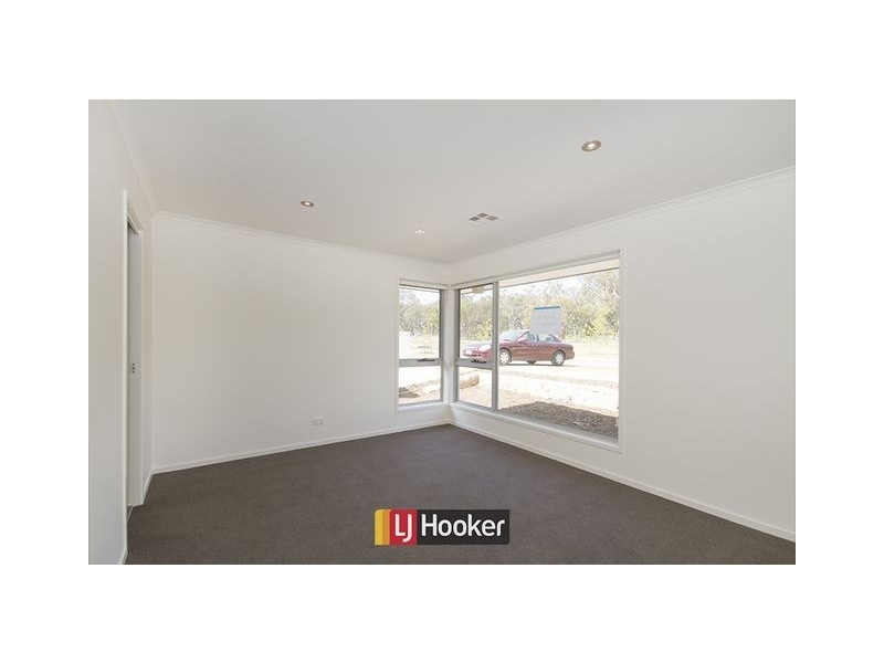38 Cocoparra Crescent, Crace ACT 2911
