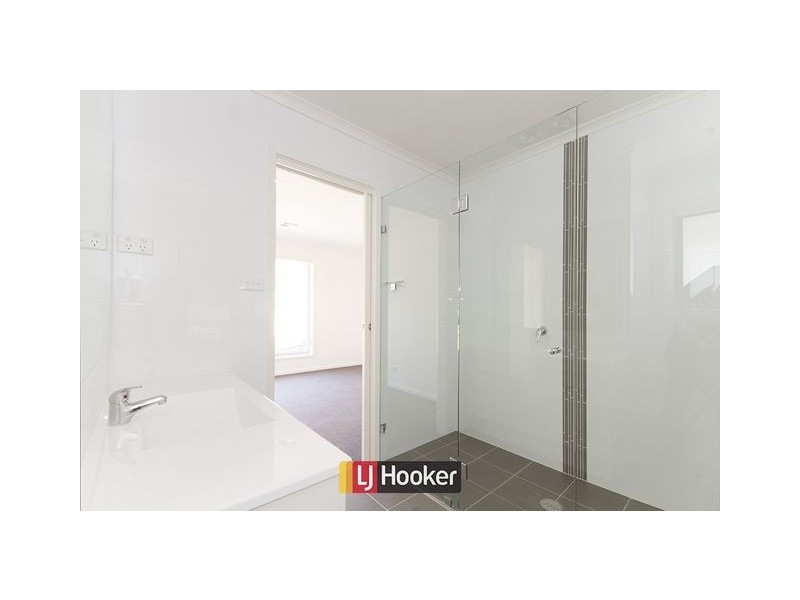 38 Cocoparra Crescent, Crace ACT 2911