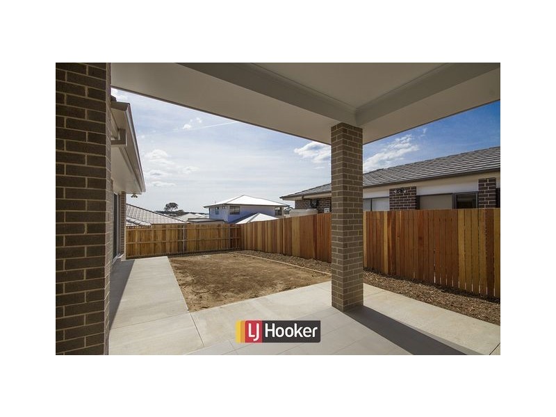 38 Cocoparra Crescent, Crace ACT 2911