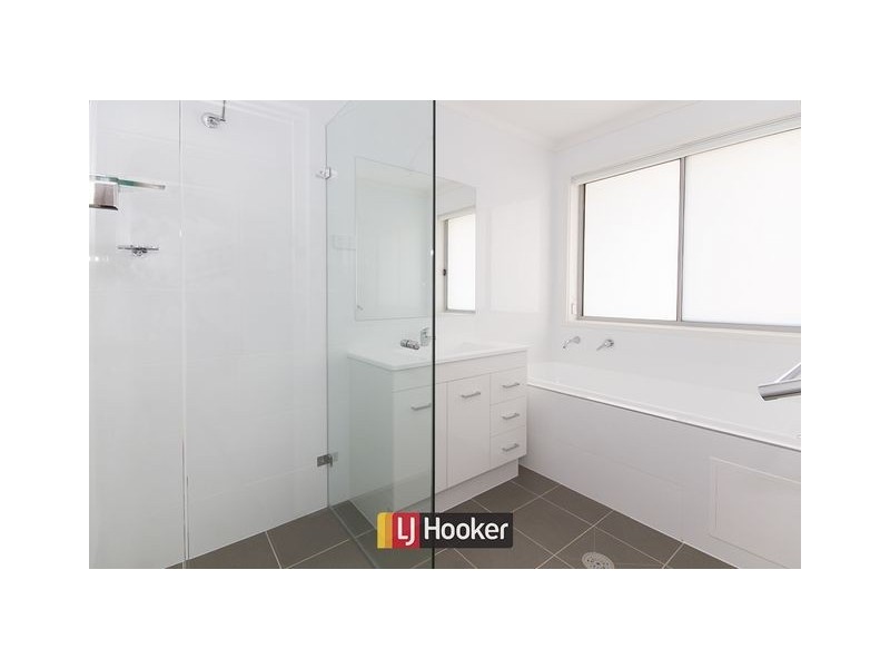 38 Cocoparra Crescent, Crace ACT 2911