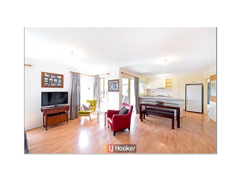 6 Hobday Place, Dunlop ACT 2615