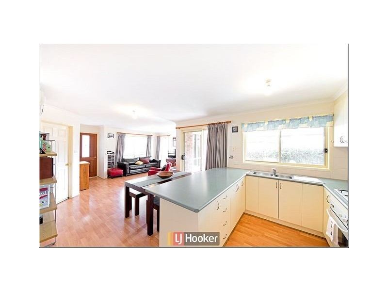 6 Hobday Place, Dunlop ACT 2615