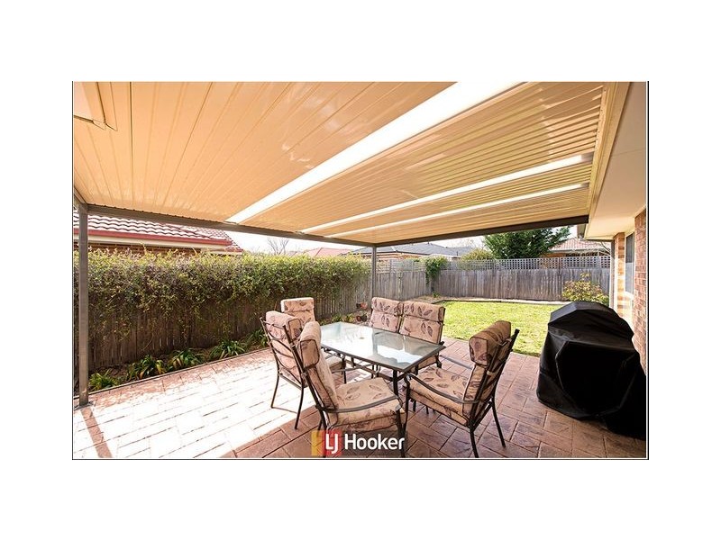 6 Hobday Place, Dunlop ACT 2615