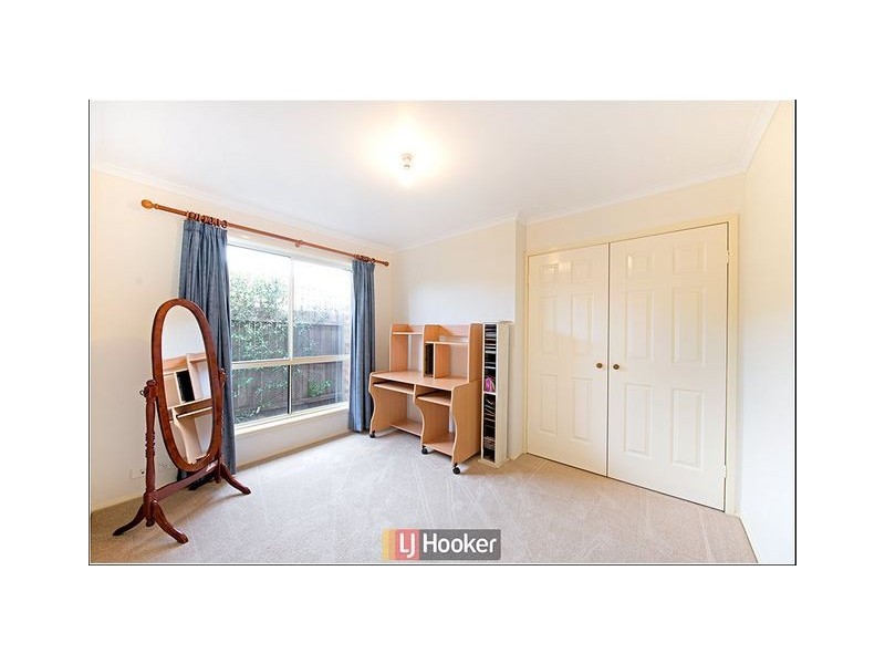 6 Hobday Place, Dunlop ACT 2615