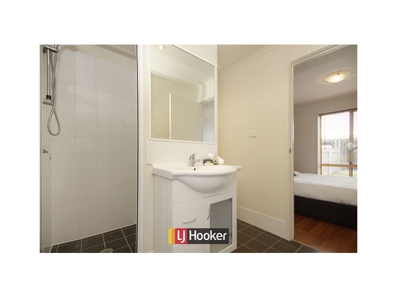 317 Anthony Rolfe Avenue, Gungahlin ACT 2912