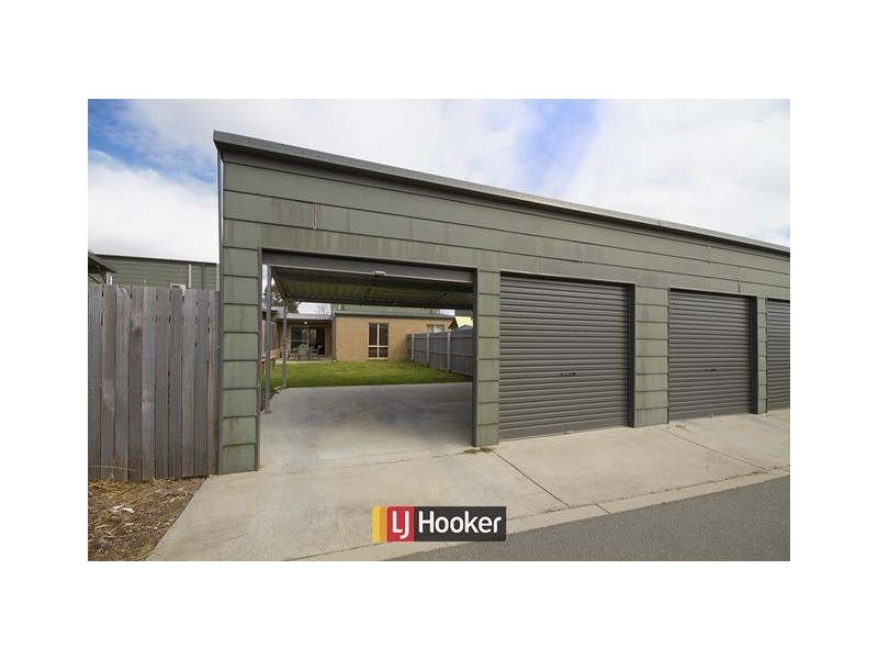 317 Anthony Rolfe Avenue, Gungahlin ACT 2912