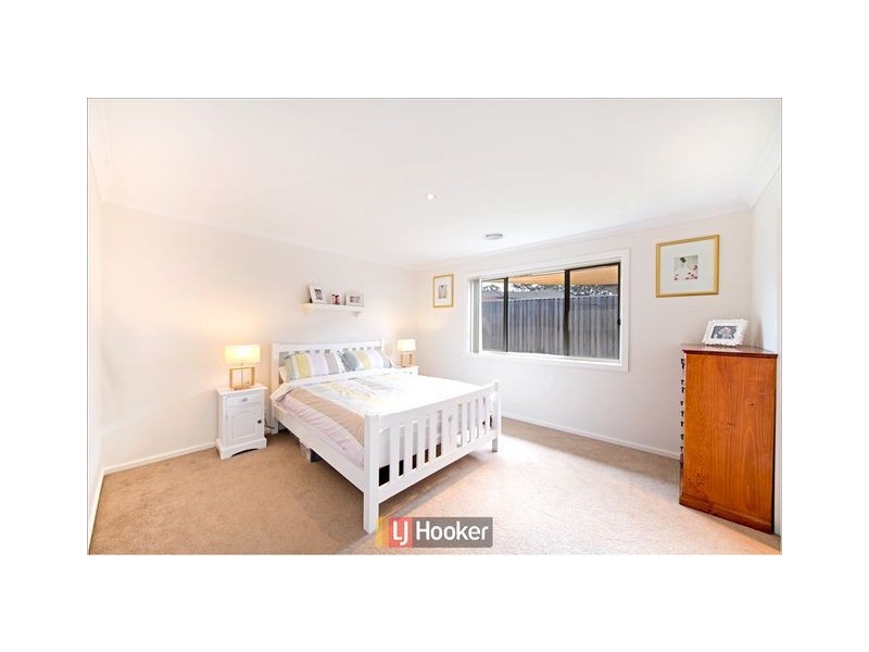 35 Victoria Owen Circuit, Casey ACT 2913
