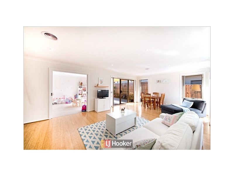 35 Victoria Owen Circuit, Casey ACT 2913