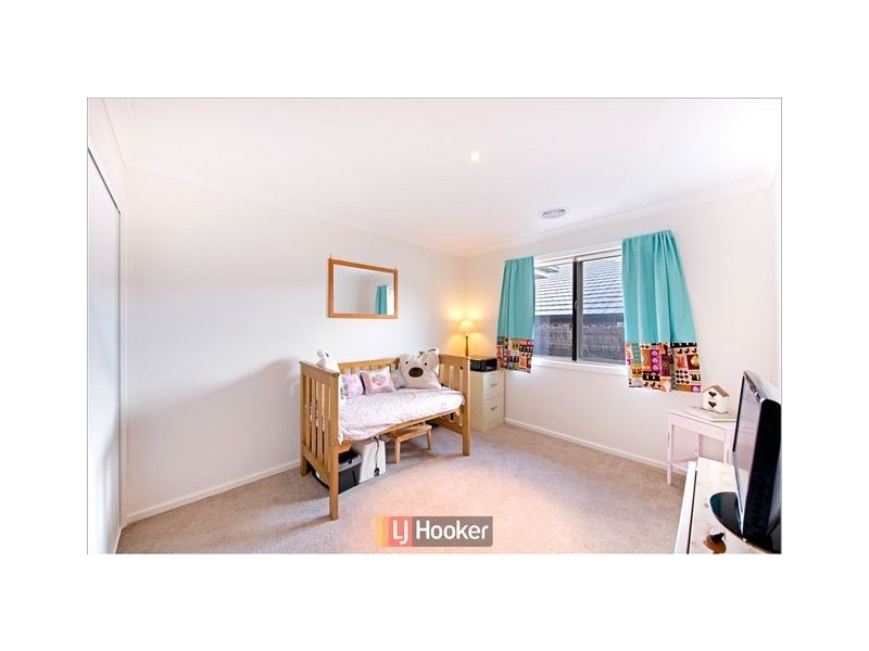 35 Victoria Owen Circuit, Casey ACT 2913