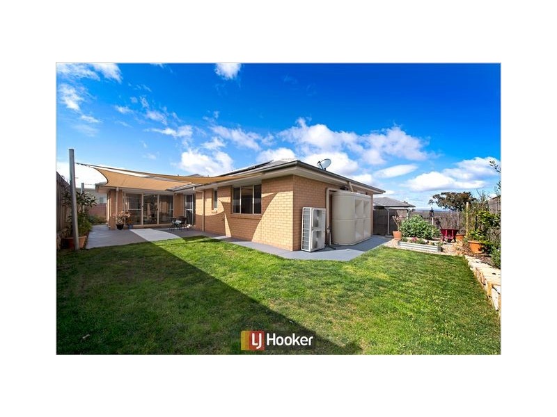 35 Victoria Owen Circuit, Casey ACT 2913