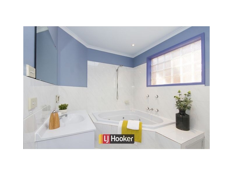 1 Yalga Close, Palmerston ACT 2913