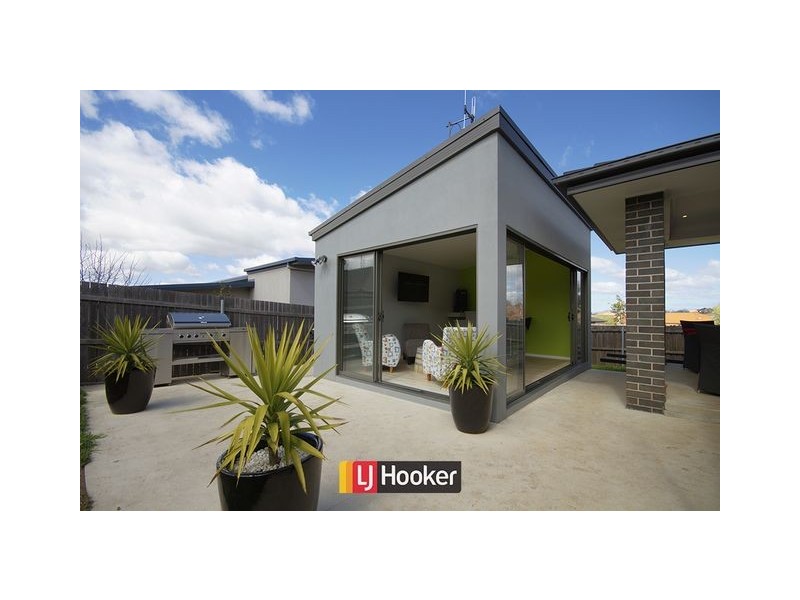 30 Louisa Briggs Circuit, Bonner ACT 2914