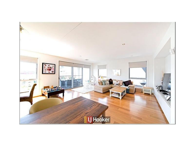 8 Hooton Street, Forde ACT 2914