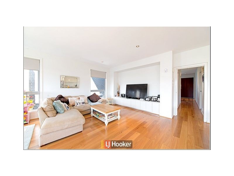 8 Hooton Street, Forde ACT 2914