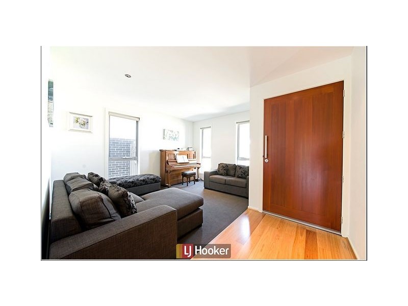 8 Hooton Street, Forde ACT 2914