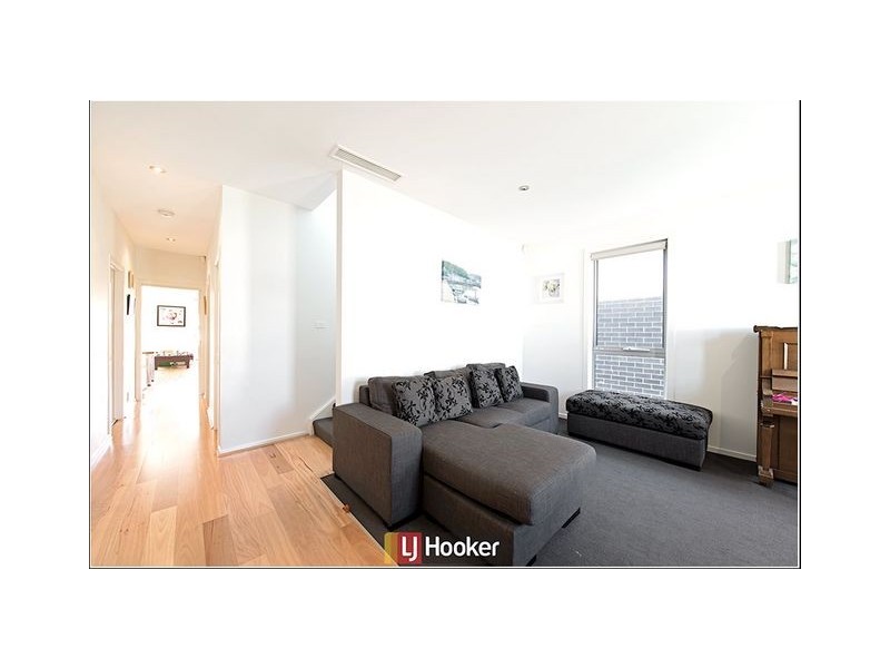 8 Hooton Street, Forde ACT 2914