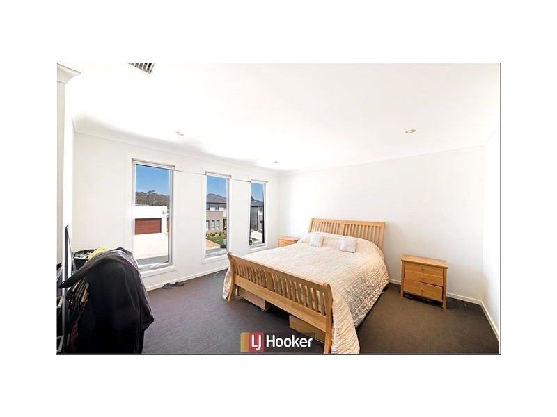 8 Hooton Street, Forde ACT 2914