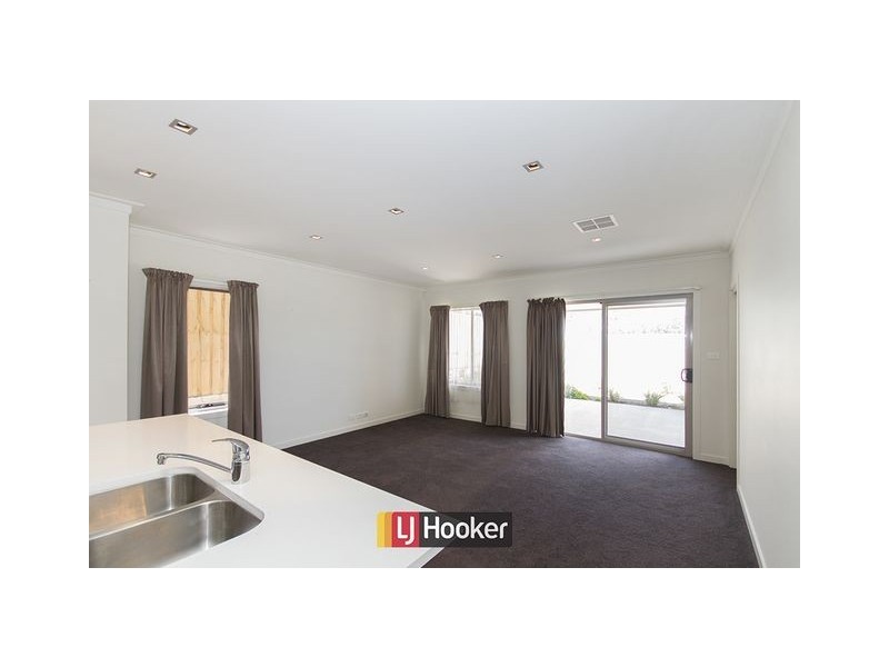 2/50 Victoria Owen Street, Casey ACT 2913