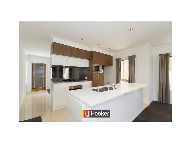 2/50 Victoria Owen Street, Casey ACT 2913