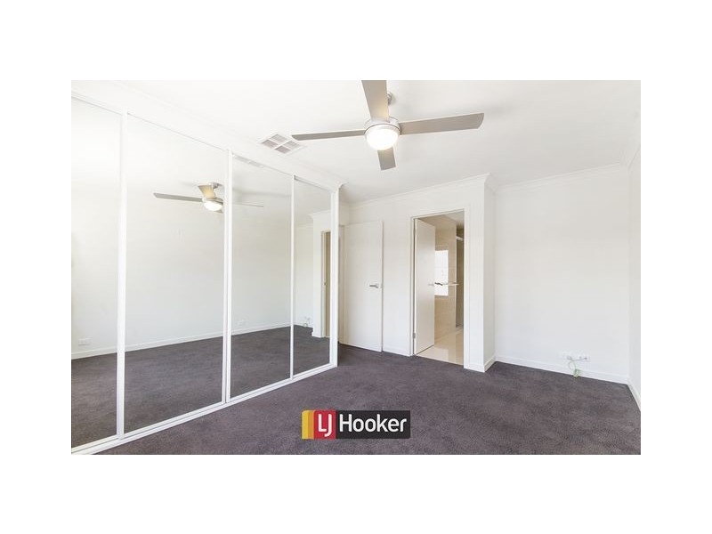 2/50 Victoria Owen Street, Casey ACT 2913