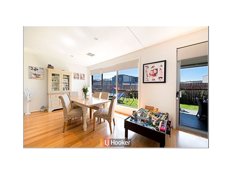 8 Hooton Street, Forde ACT 2914
