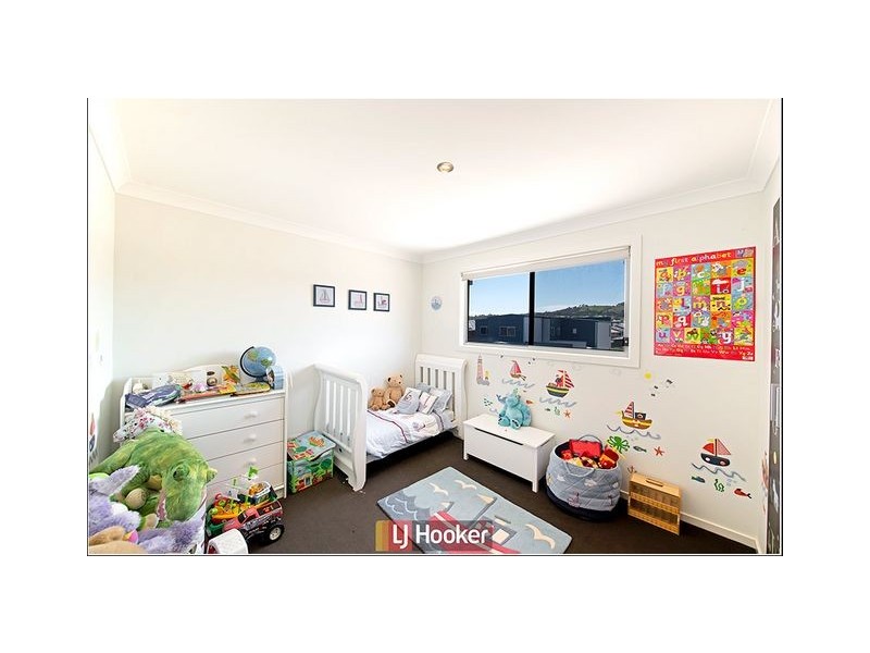 8 Hooton Street, Forde ACT 2914