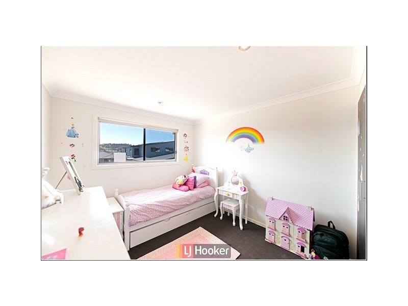 8 Hooton Street, Forde ACT 2914