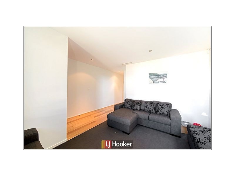 8 Hooton Street, Forde ACT 2914