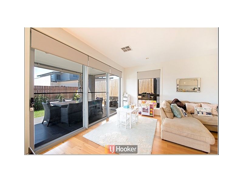 8 Hooton Street, Forde ACT 2914