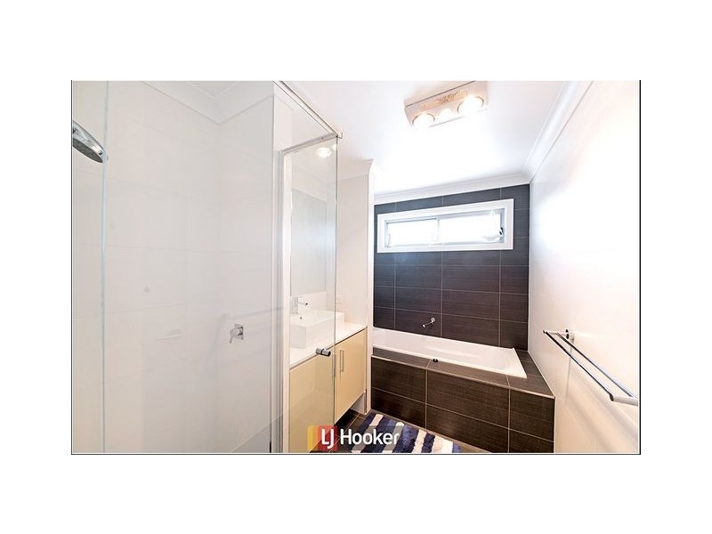 8 Hooton Street, Forde ACT 2914