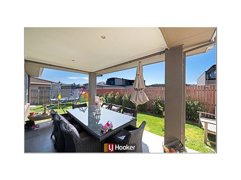 8 Hooton Street, Forde ACT 2914