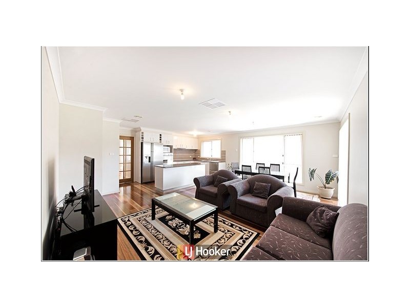 6 Hesba Brinsmead Street, Franklin ACT 2913