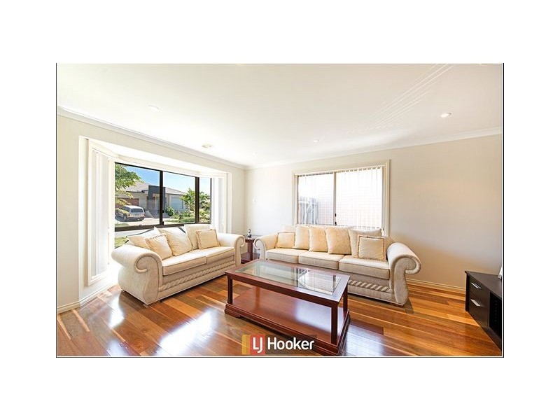 6 Hesba Brinsmead Street, Franklin ACT 2913