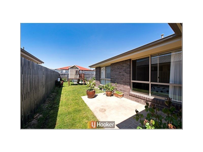 6 Hesba Brinsmead Street, Franklin ACT 2913