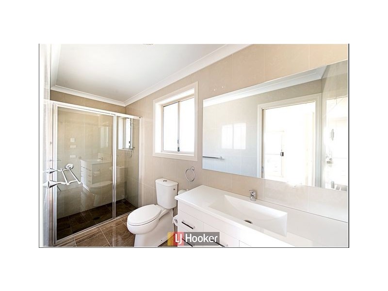 6 Hesba Brinsmead Street, Franklin ACT 2913