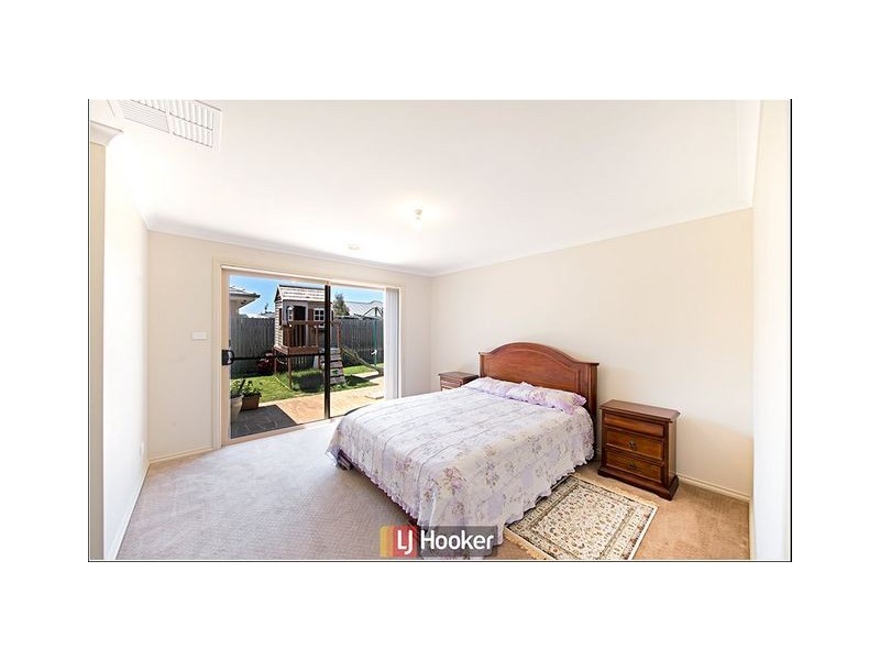 6 Hesba Brinsmead Street, Franklin ACT 2913