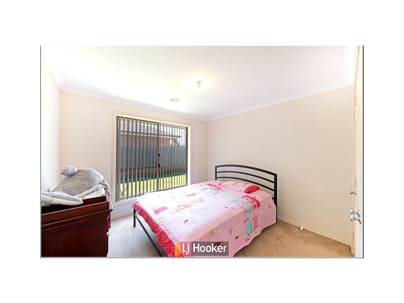 6 Hesba Brinsmead Street, Franklin ACT 2913