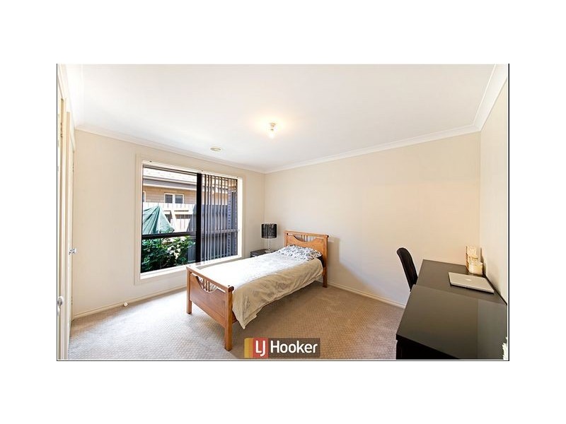 6 Hesba Brinsmead Street, Franklin ACT 2913