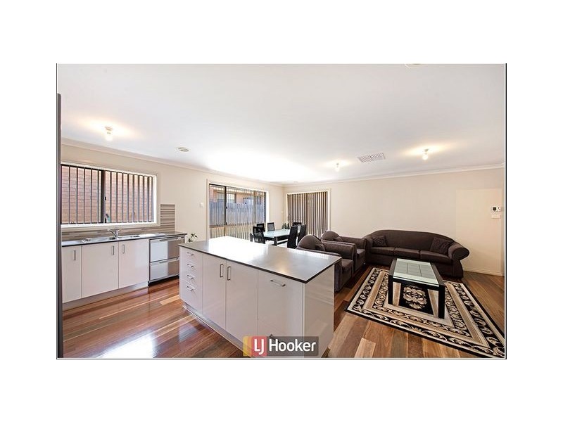 6 Hesba Brinsmead Street, Franklin ACT 2913