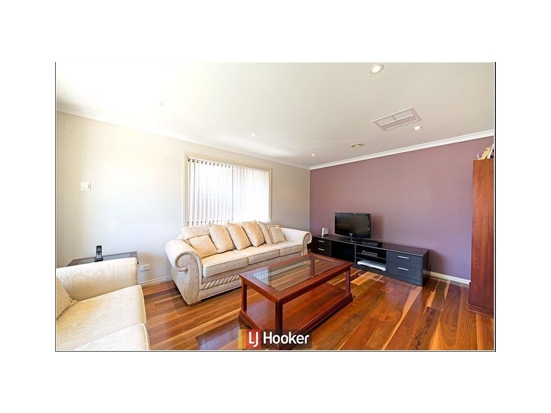 6 Hesba Brinsmead Street, Franklin ACT 2913