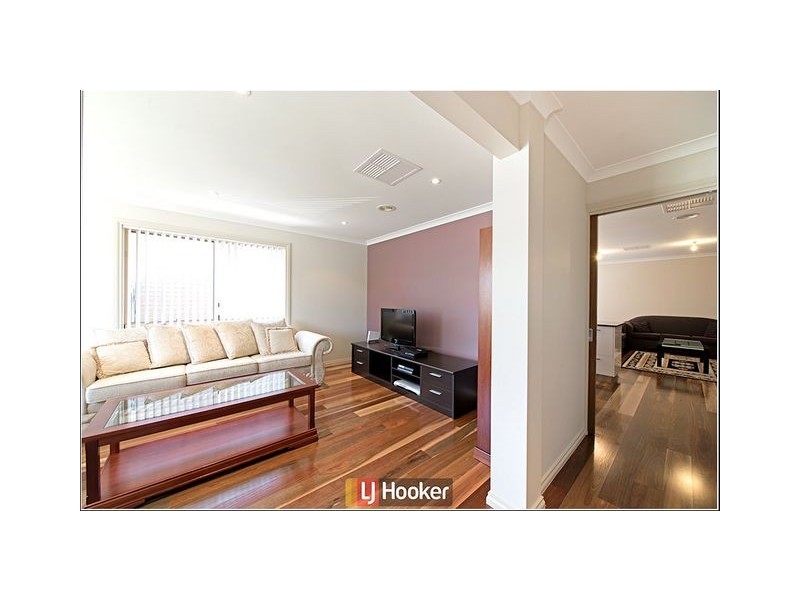 6 Hesba Brinsmead Street, Franklin ACT 2913