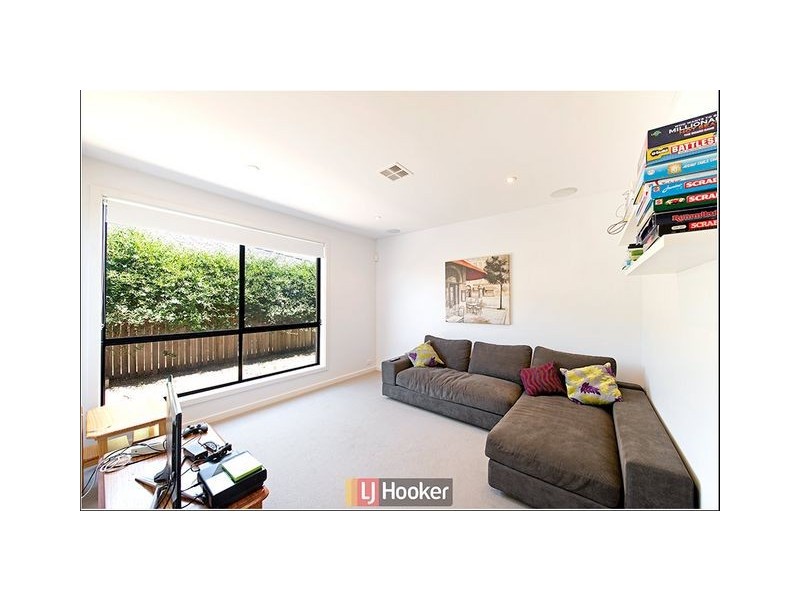 16 Clendinnen Street, Dunlop ACT 2615