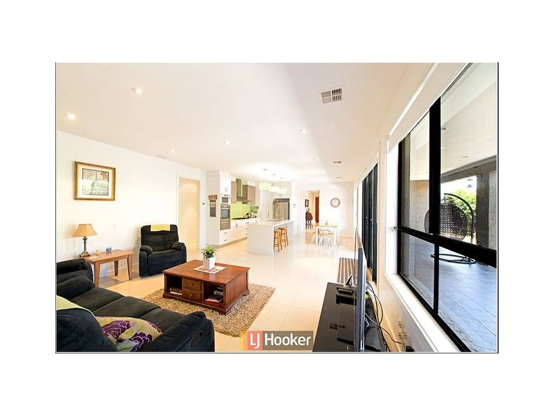 16 Clendinnen Street, Dunlop ACT 2615