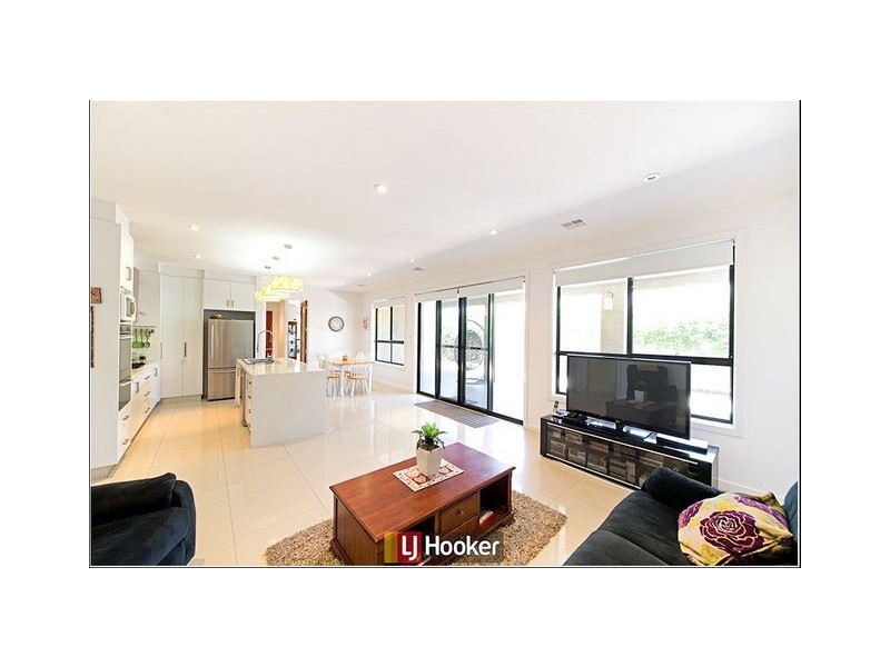 16 Clendinnen Street, Dunlop ACT 2615