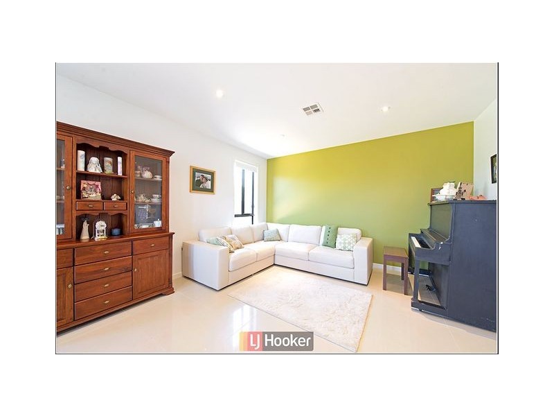 16 Clendinnen Street, Dunlop ACT 2615